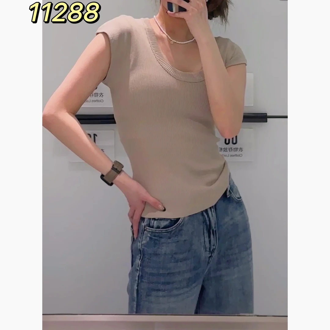 11288（部分无水洗唛，介意慎拍）SANFAN新款U领针织短袖