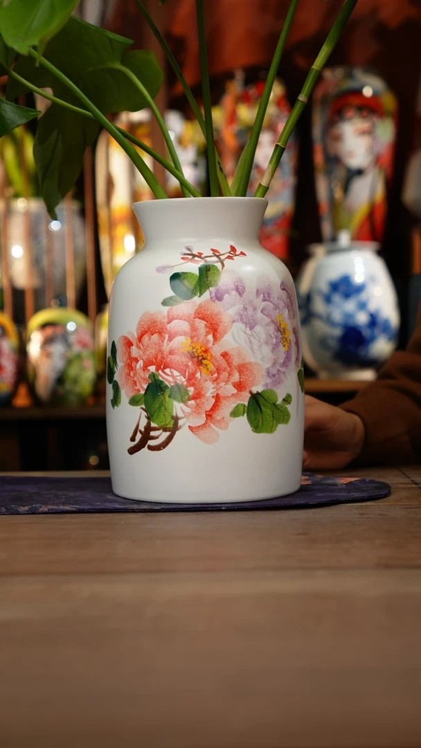 当代景德镇设计师釉下手绘陶瓷花瓶