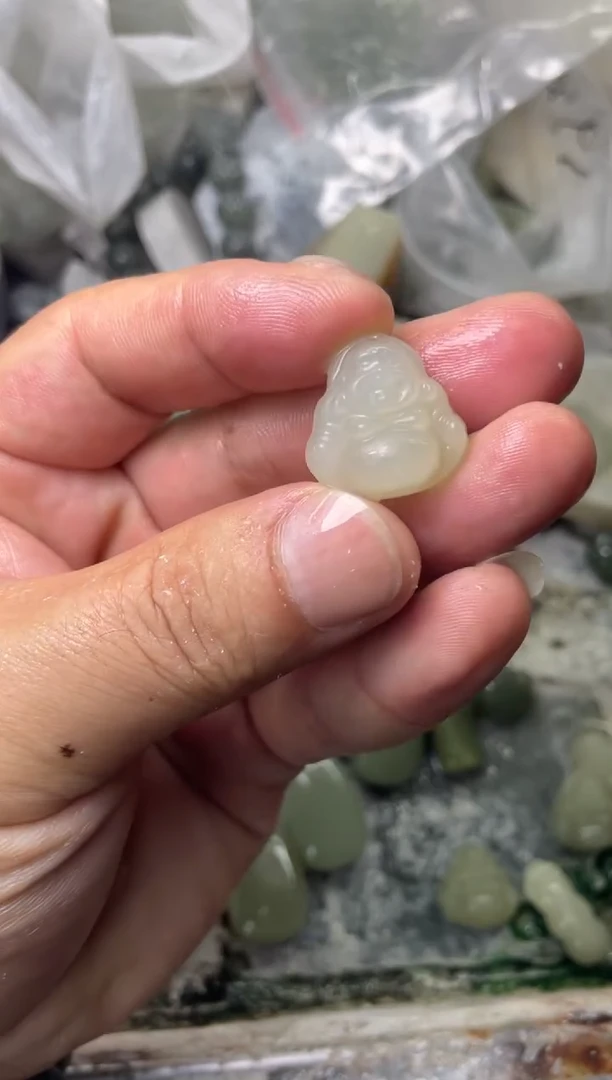 和田玉未镶嵌颈饰1