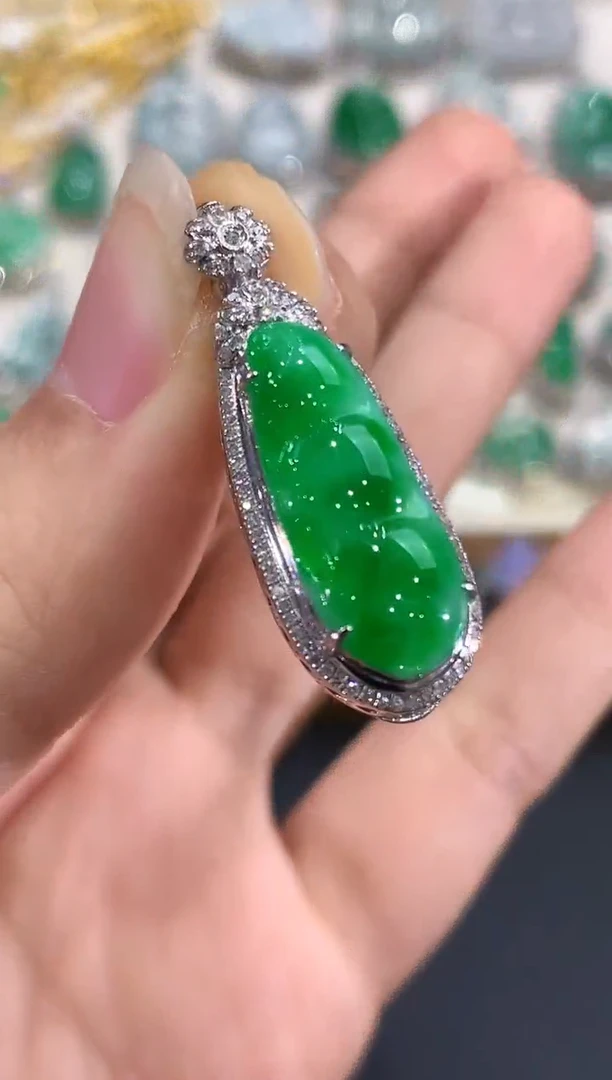 吊坠(不含链)18K金镶嵌翡翠B223