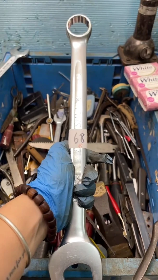 家用五金工具梅开扳手一个