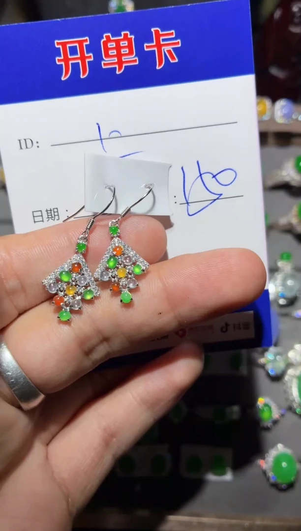 翡翠银S925镶嵌耳饰上官霸气