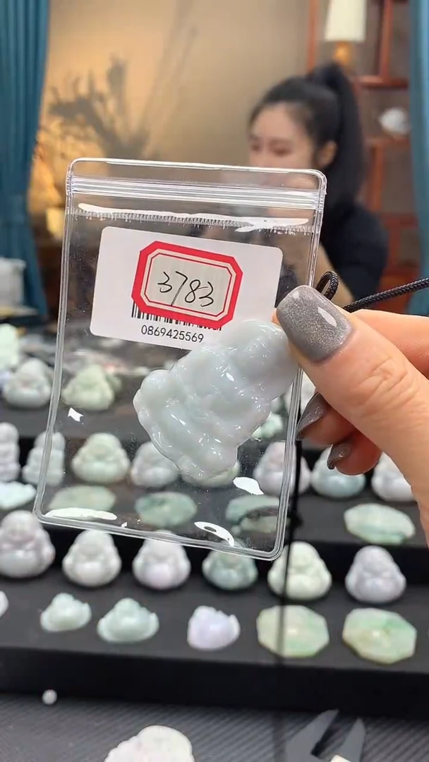 颈饰未镶嵌翡翠观音3783