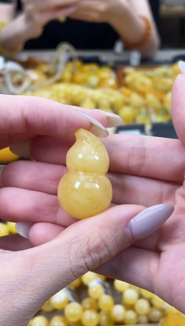 未镶嵌琥珀裸石J78
