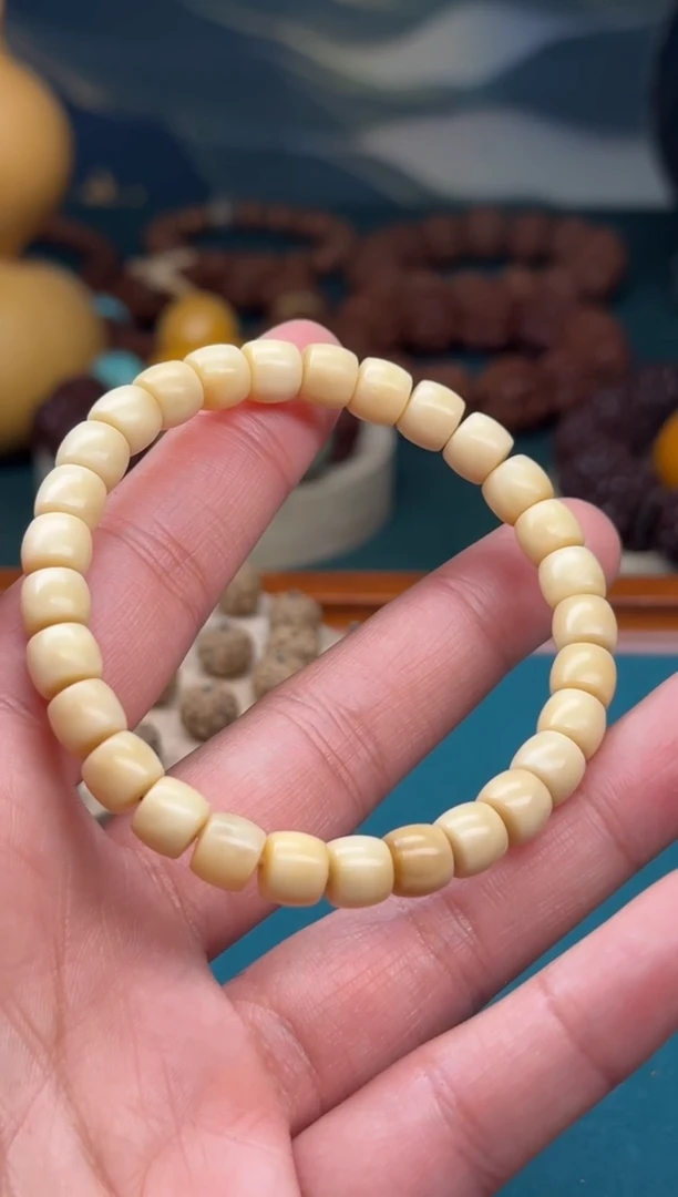 【闪购商品】文玩核桃吊坠龙脊菩提直切二等品 微瑕 无配件