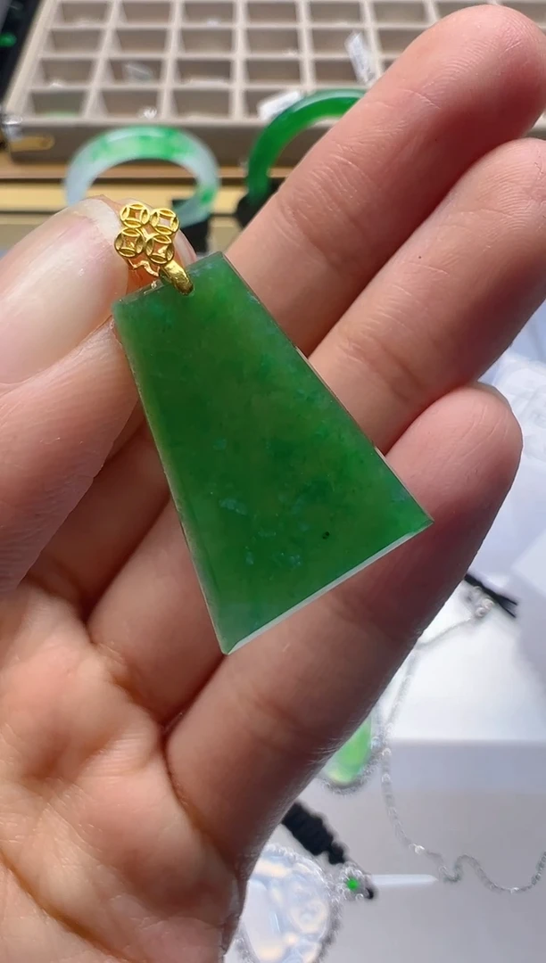 【闪购商品】翡翠吊坠(不含链)18K金镶嵌多样性团购发一件