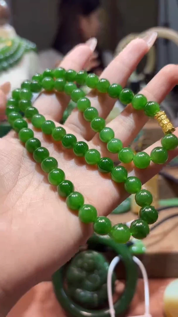 和田玉（碧玉）未镶嵌颈饰1