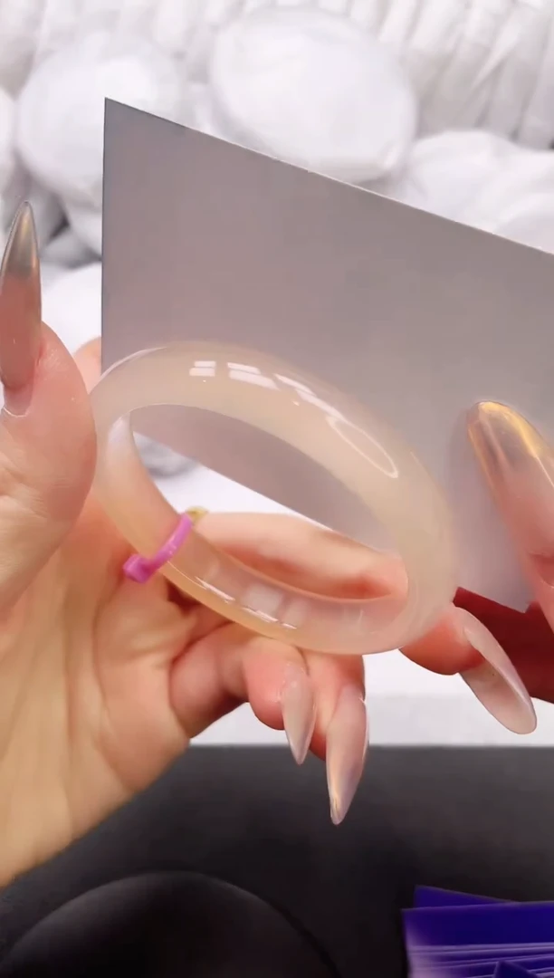 【闪购商品】石英质玉手镯未镶嵌20K68-53