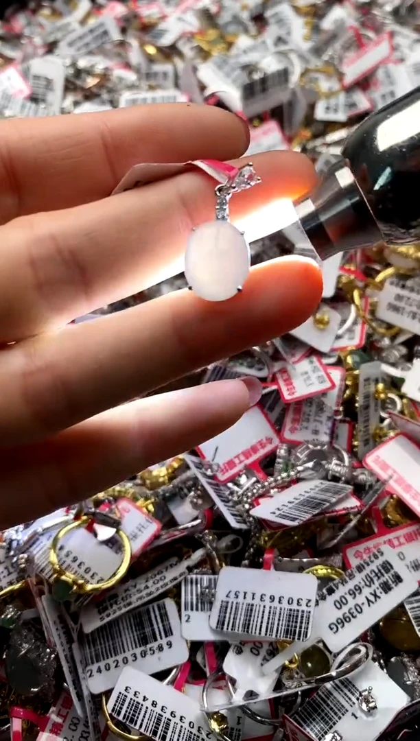 【闪购商品】翡翠戒指银S925镶嵌444444444    4