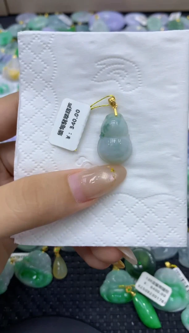 颈饰未镶嵌翡翠天然缅甸翡翠A货