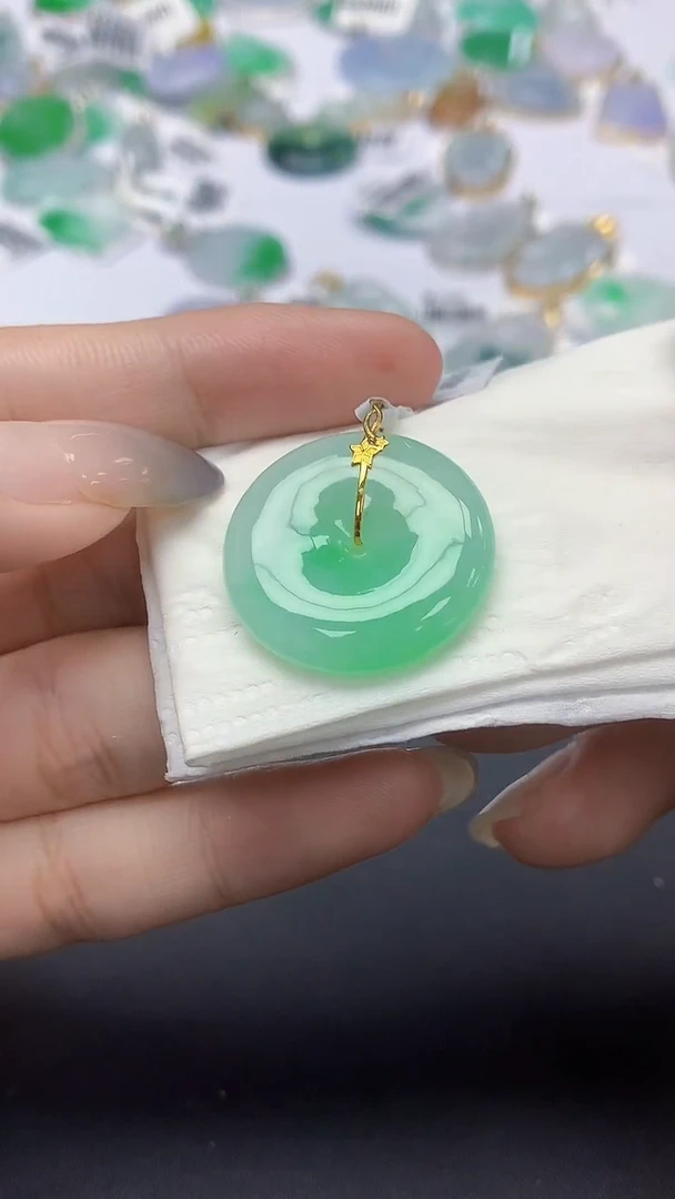 翡翠18K金镶嵌颈饰 天然缅甸a货翡翠