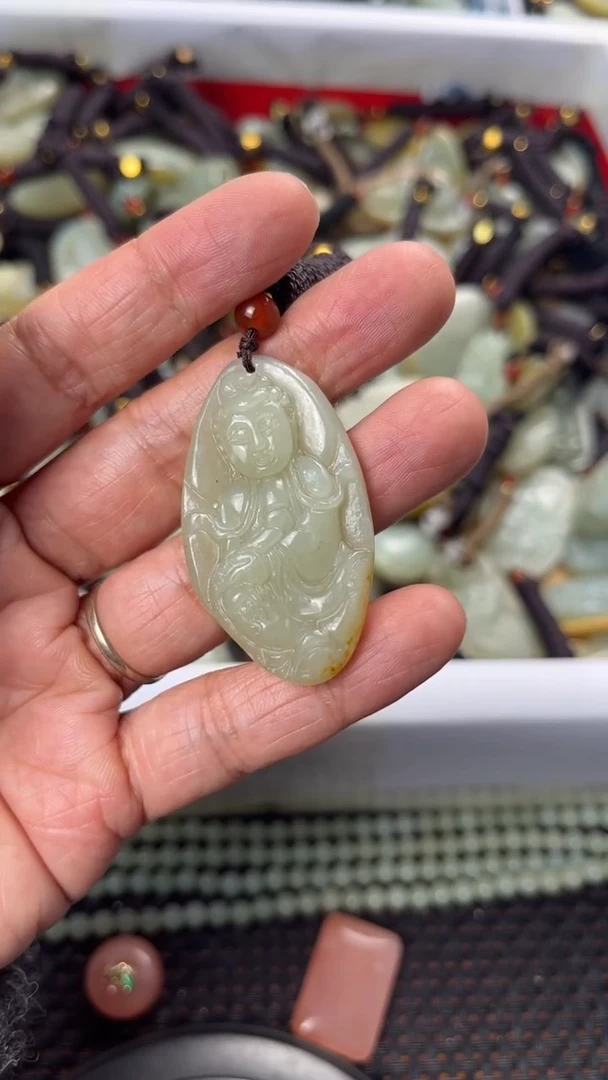 【闪购商品】和田玉颈饰未镶嵌多样性发货没有证书拍一发一有瑕