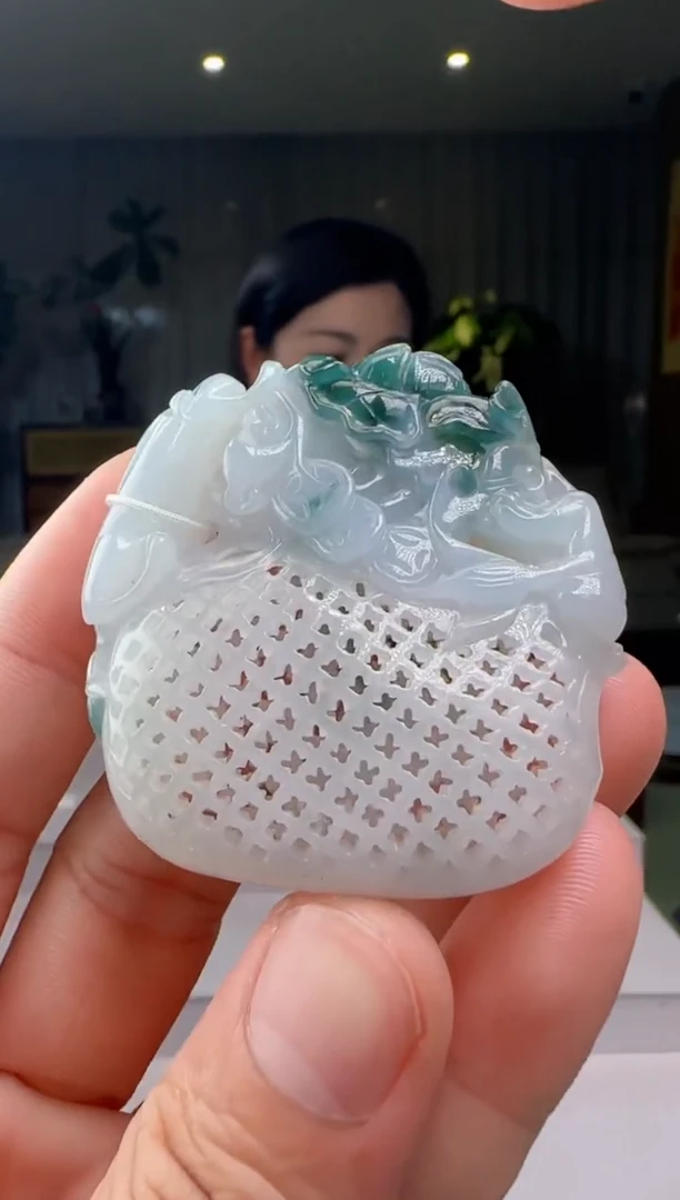 翡翠未镶嵌吊坠(不含链)AX@@960Q7J03845