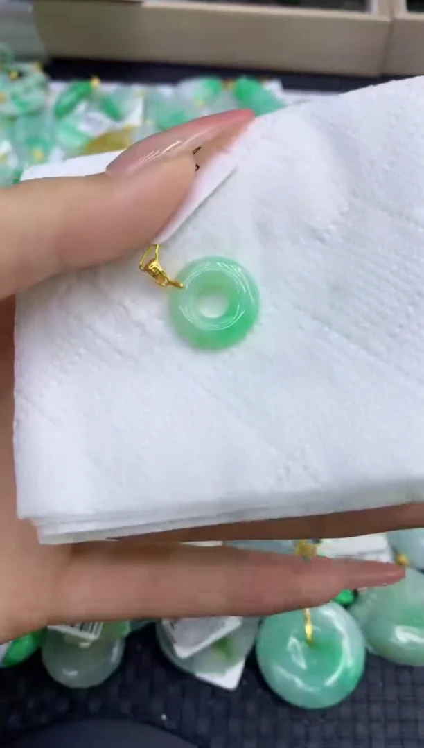 颈饰未镶嵌翡翠天然缅甸A货翡翠