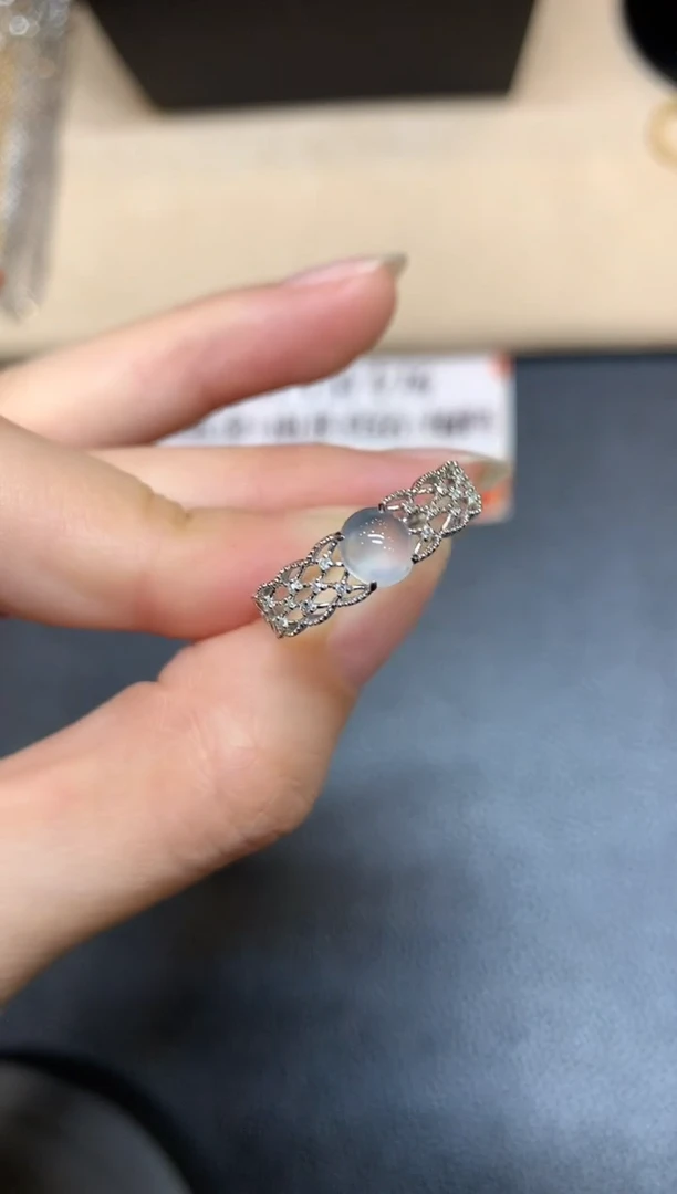 翡翠戒指18K金镶嵌【无鉴赏期