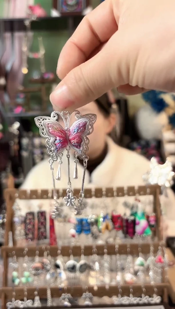 彩云南阁非遗老绣苗银饰品500