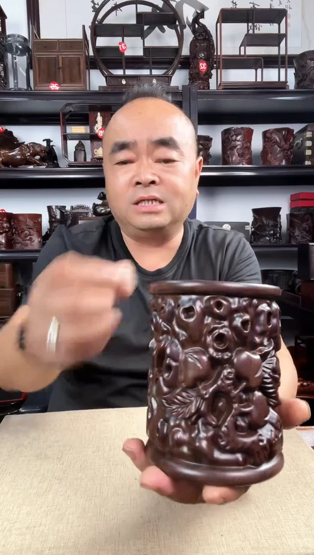 木寿桃笔筒老李红木工艺品