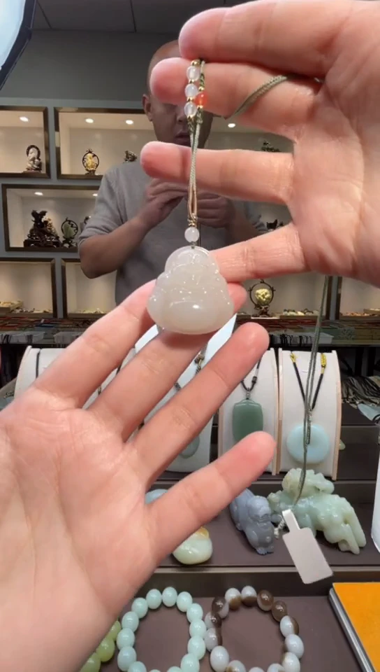 颈饰未镶嵌和田玉苏