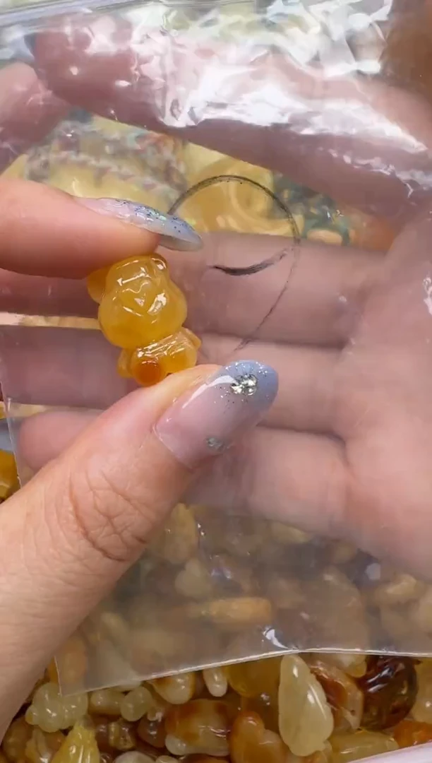 裸石琥珀未镶嵌如图
