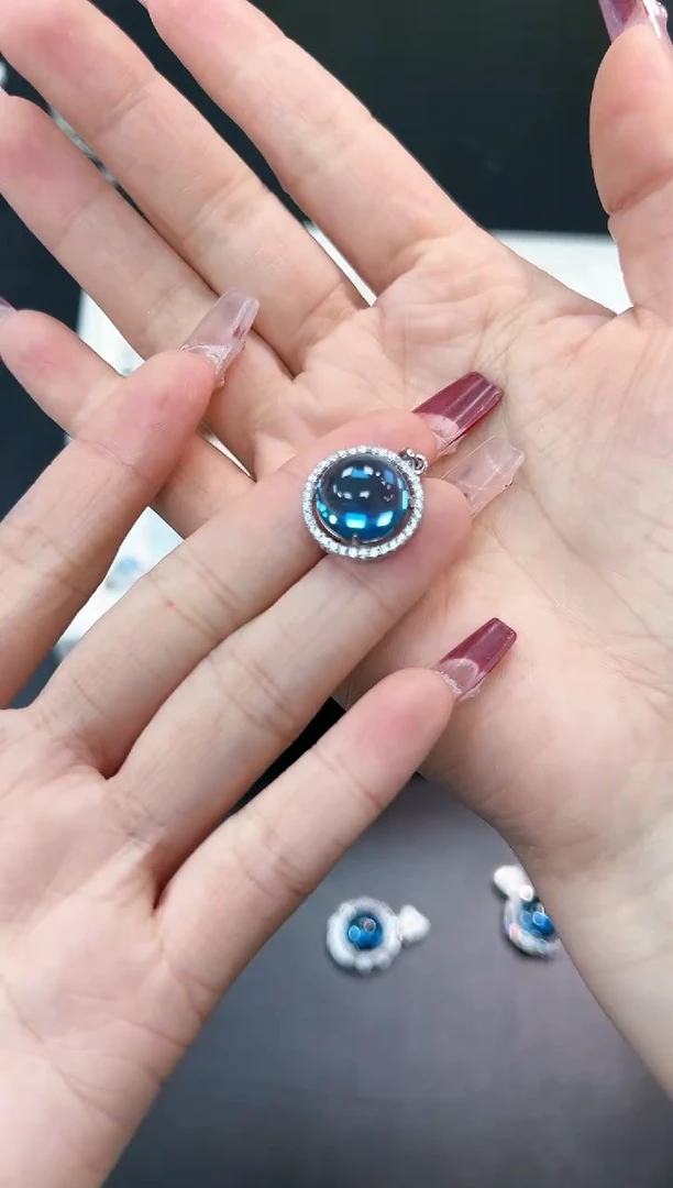 【闪购商品】托帕石吊坠(不含链)银S925镶嵌72d多样性发其一/1个