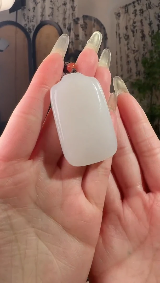 颈饰未镶嵌和田玉351冰羊脂无事牌