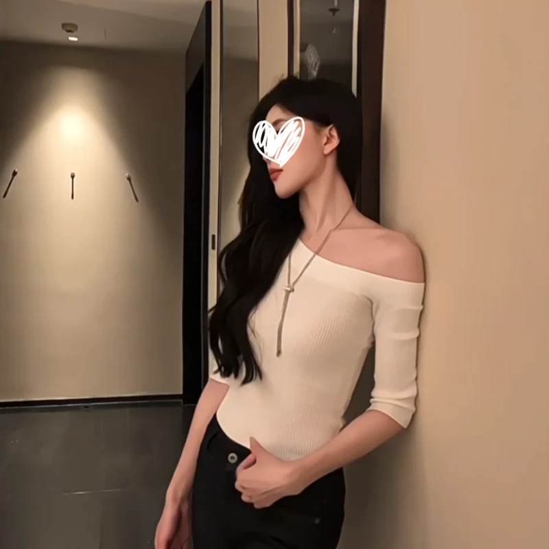 艺等夏季新款韩版斜肩露肩T恤修身显瘦纯欲高级感辣妹穿搭女上衣