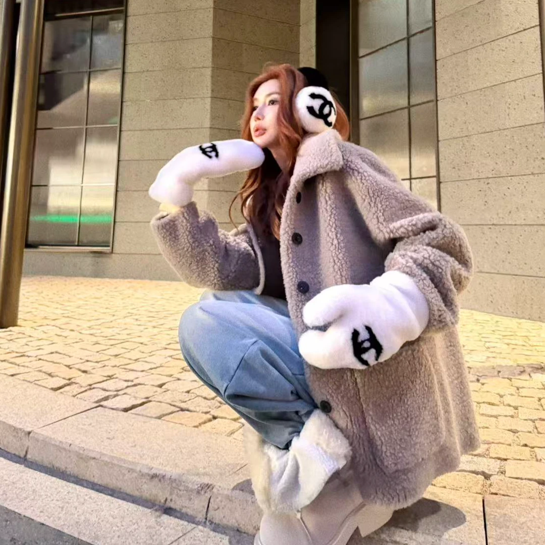 婉君【暖冬新贵】“100绵羊毛”重磅加厚保暖外套LWJ25D4C3694