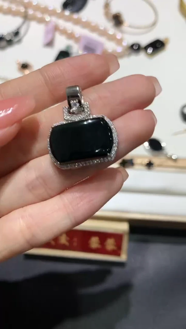 【闪购商品】翡翠吊坠(不含链)银S925镶嵌52多人多样性随机发货1件