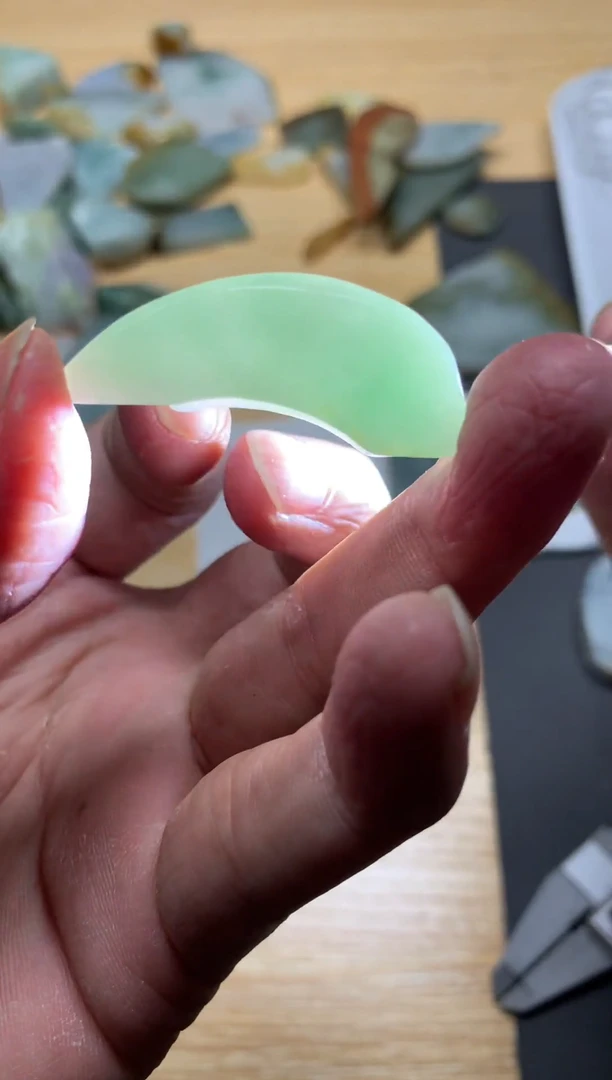 【闪购商品】翡翠颈饰未镶嵌天然翡翠A货