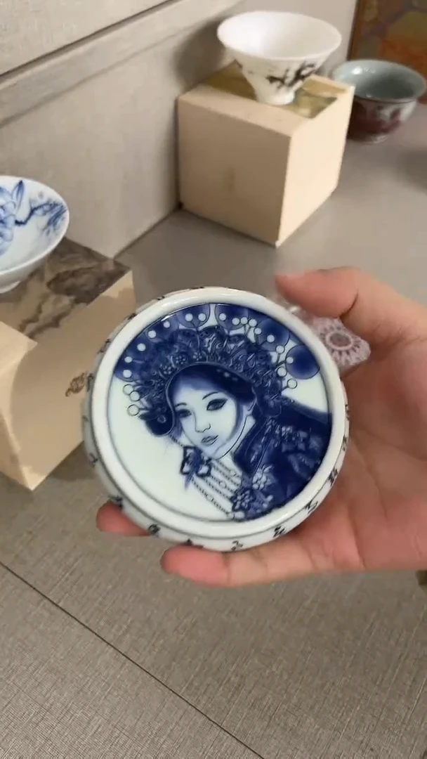 景德镇高温瓷花旦盖置