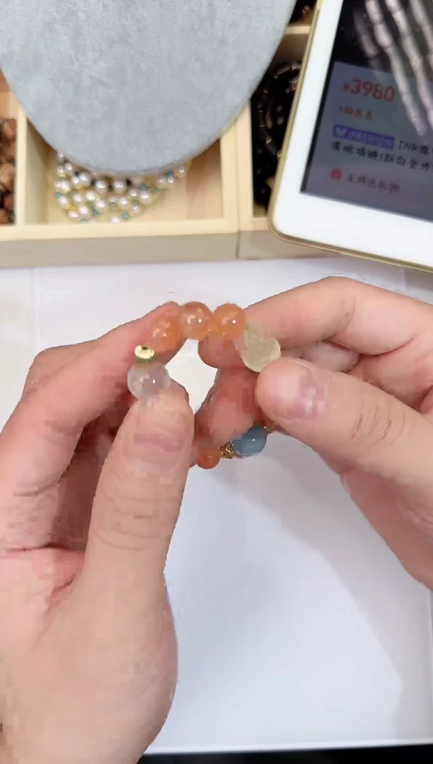 【闪购商品】水晶手串未镶嵌樱桃红多宝招财猫手串