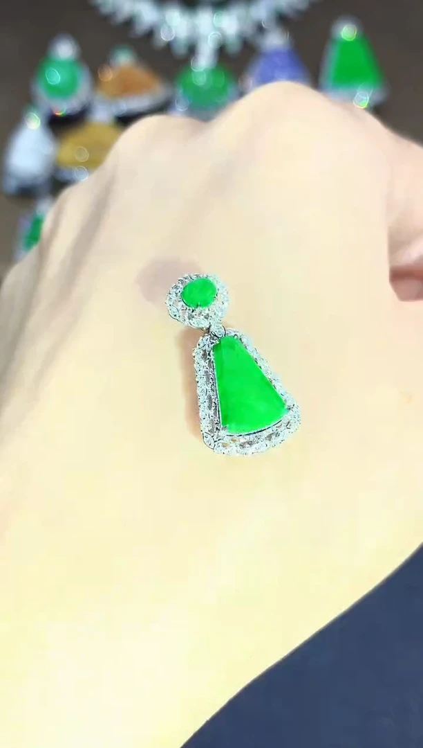 吊坠(不含链)18K金镶嵌翡翠D6