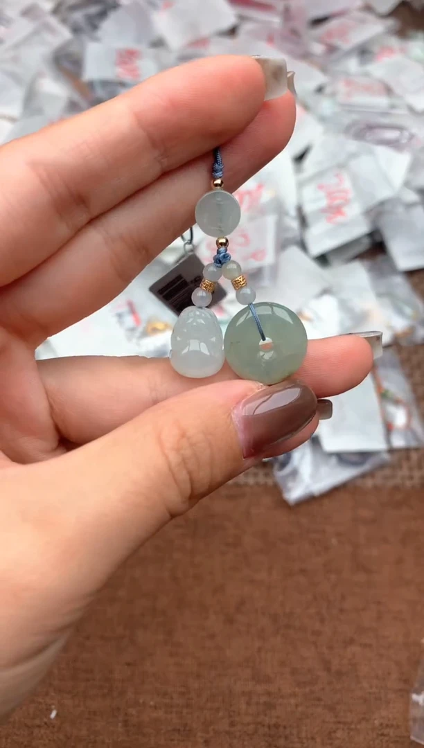 未镶嵌挂件翡翠—