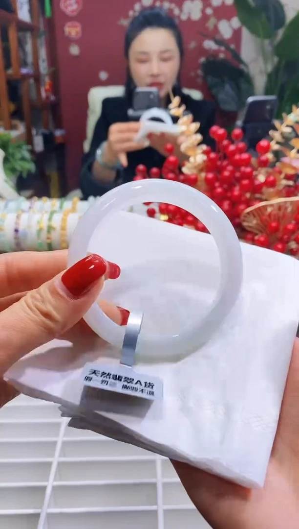 【闪购商品】翡翠手镯未镶嵌38圈口56-58/12.3*7.9