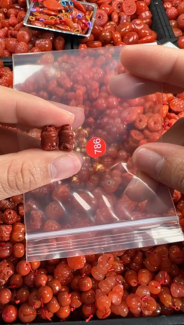 【闪购商品】南红玛瑙颈饰未镶嵌1