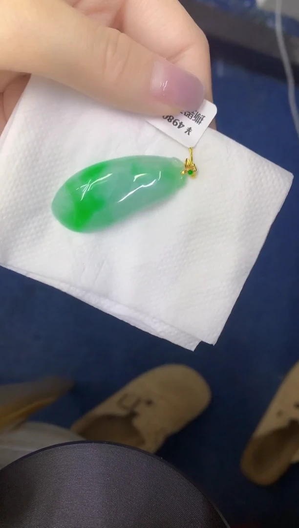 颈饰18K金镶嵌翡翠缅甸天然翡翠A货