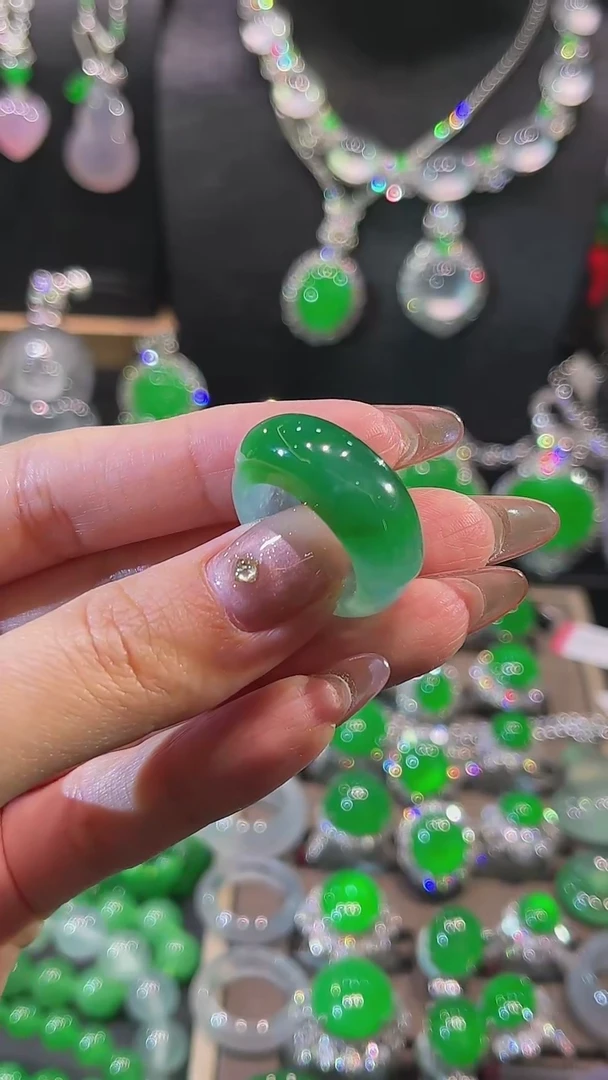 未镶嵌戒指翡翠戒圈