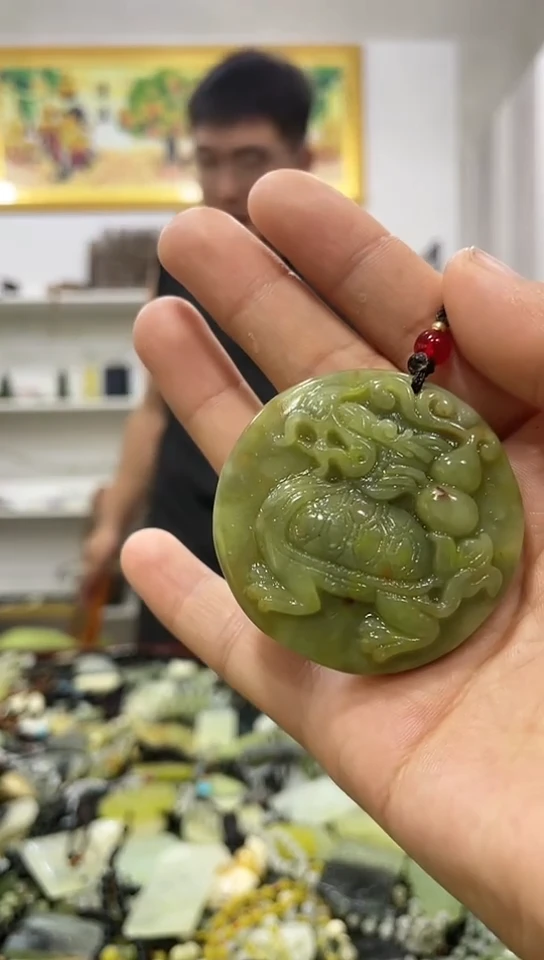 岫玉未镶嵌挂件