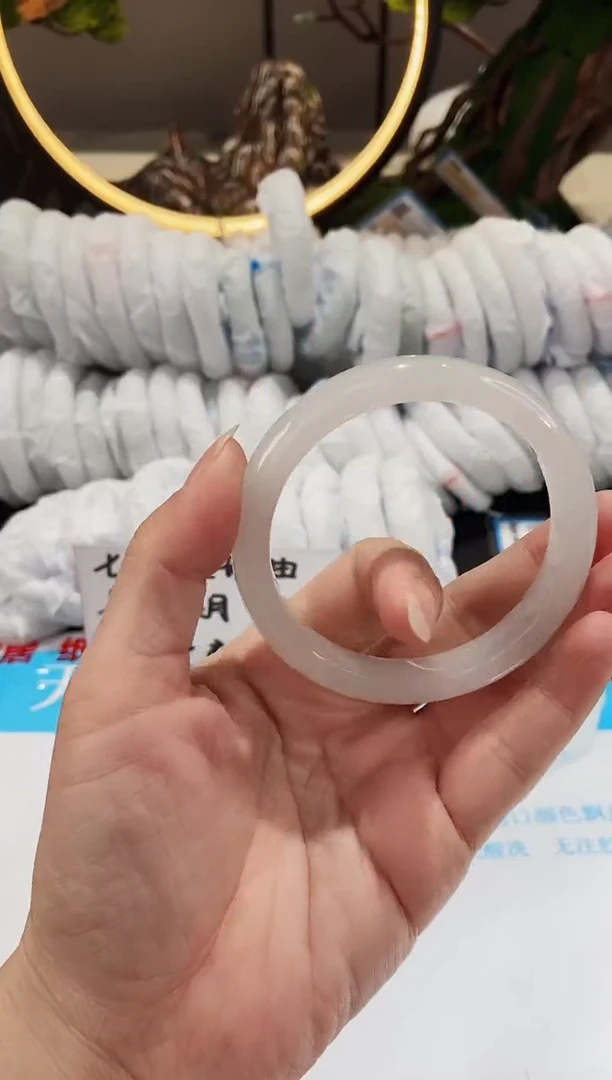 【闪购商品】石英质玉手镯未镶嵌83-58
