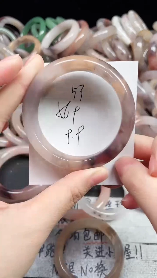 未镶嵌手镯石英质玉53