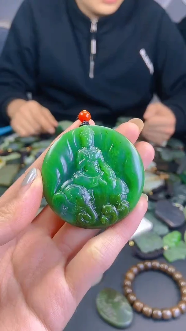 颈饰未镶嵌和田玉1