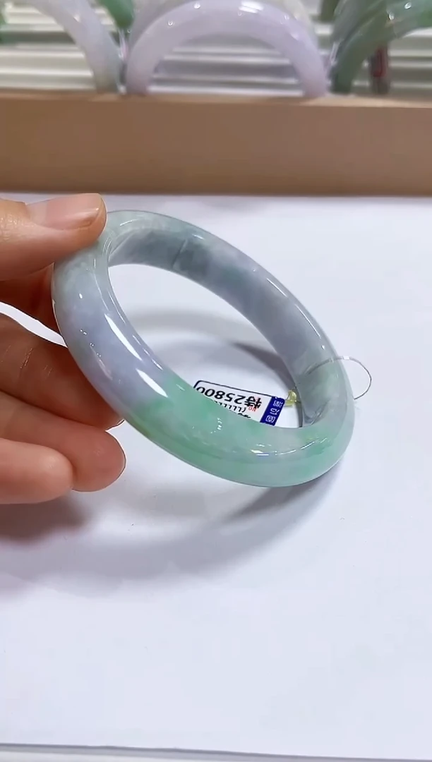 颈饰未镶嵌翡翠手镯61.3