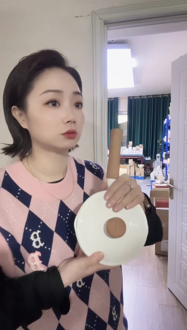 瓷片进口家用百货 珐琅奶锅 白色