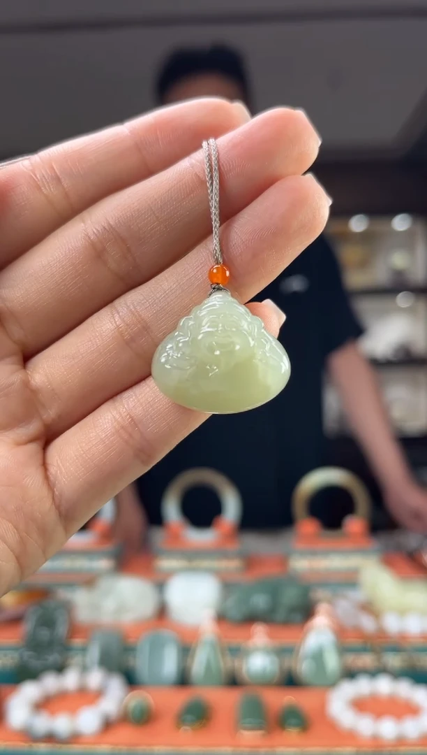 和田玉未镶嵌颈饰1