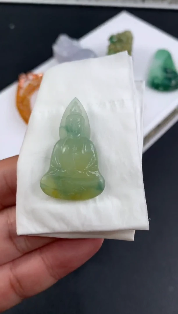 未镶嵌定制翡翠张*月翡翠