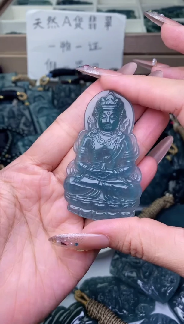 翡翠未镶嵌颈饰
