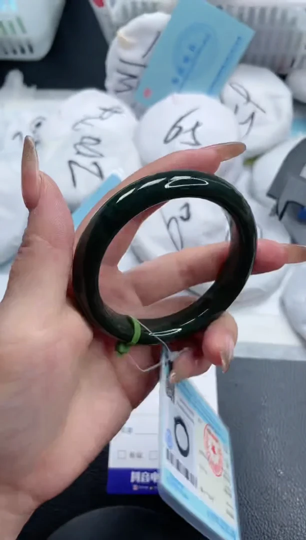 【闪购商品】和田玉手镯未镶嵌25S251-55