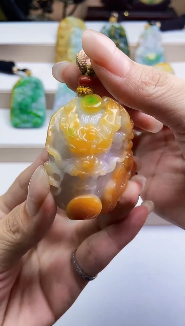 颈饰未镶嵌翡翠翡翠A货