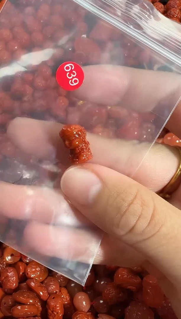 颈饰未镶嵌南红玛瑙1