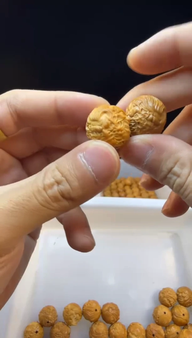 吊坠猴头核桃双重 身份